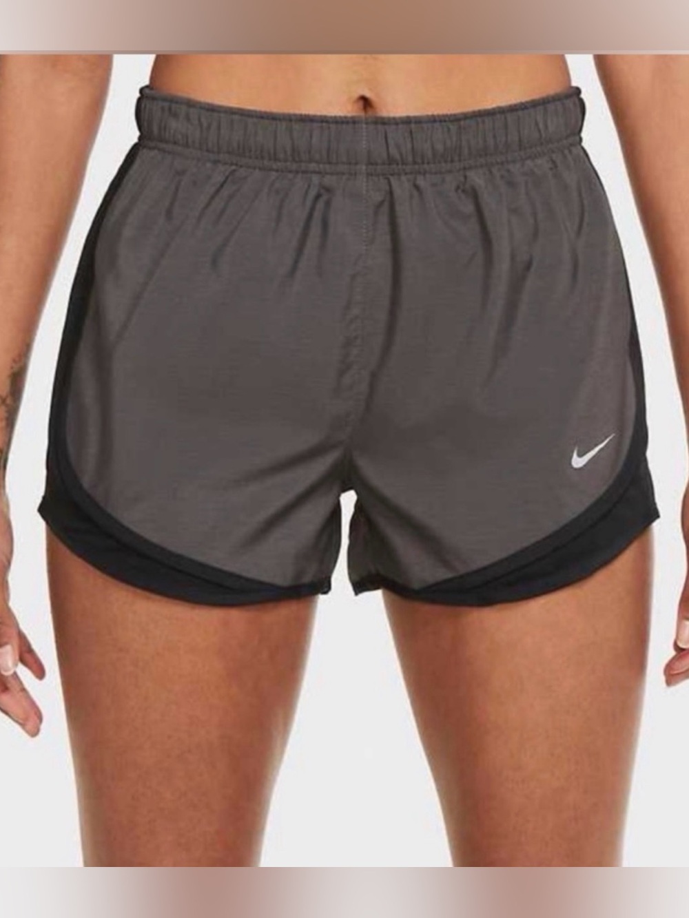 Nike Women's Tempo Dry Core 3"
Dark Gray &  Black Running Shorts Size Medium